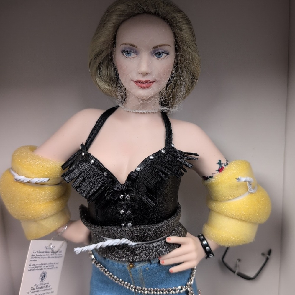 Franklin Mint Harley‎ Davidson Candy Doll Large 17" Porcelain Biker Doll In Box - Picture 2 of 7